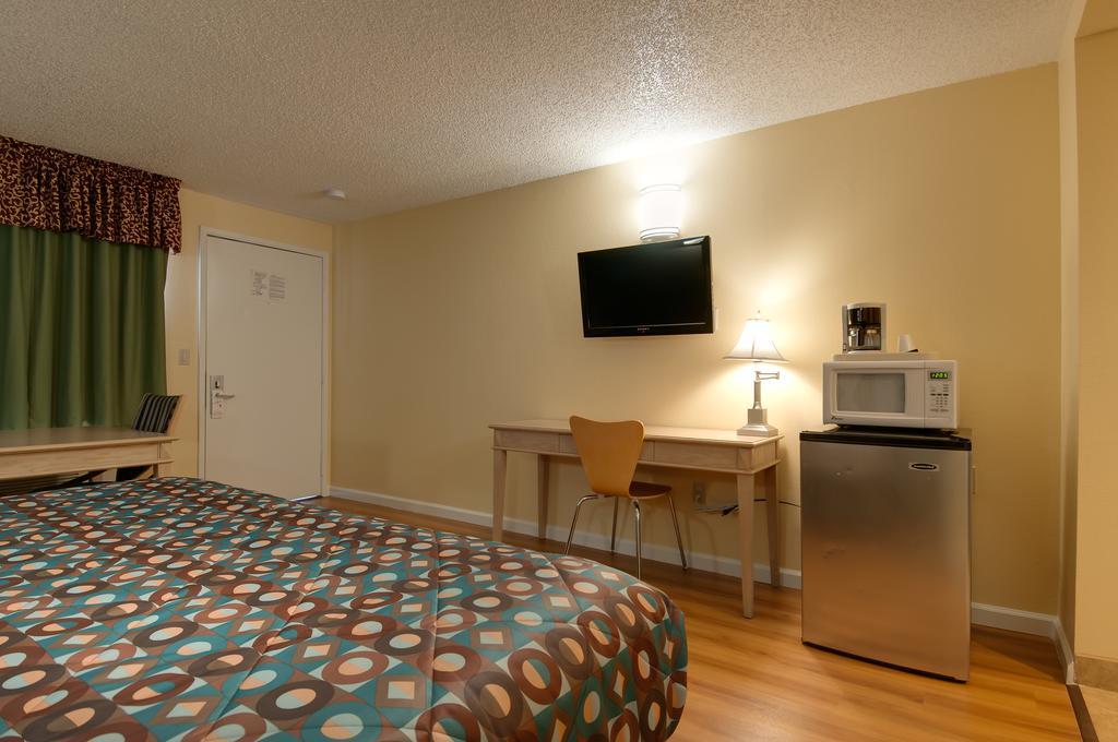Vagabond Inn Bakersfield North Extérieur photo